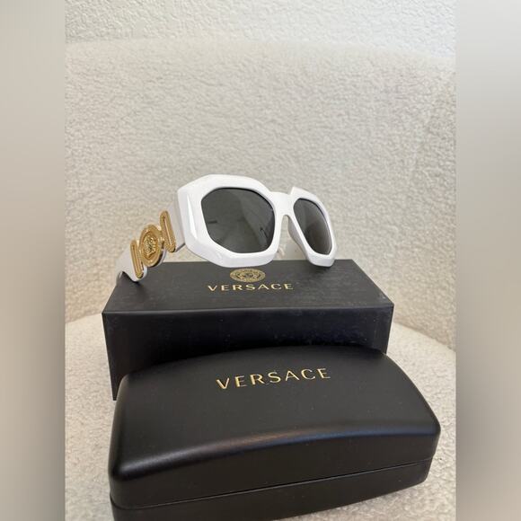 Versace VE4424U White Sunglasses - Picture 3 of 6